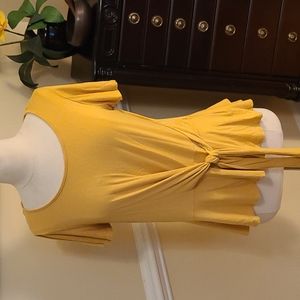Candie's Adorable Top Mustard Color Tie Side Size L